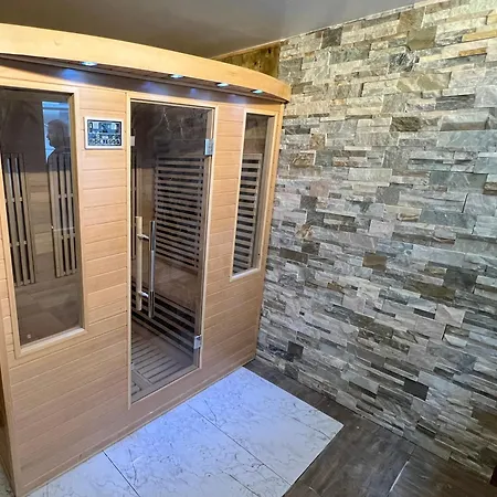 Esprit Jaune - Cosy Salengro - Sauna & Sport Club * 牟罗兹